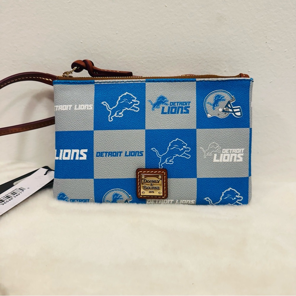 Detroit Lions Dooney & Bourke cross body purse!